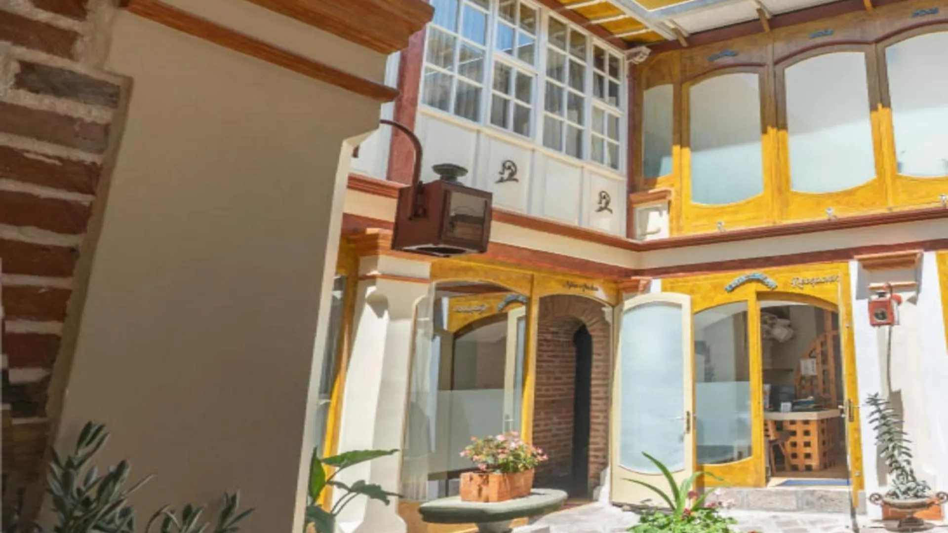 Old Town Quito Suites, Heritage Boutique Hotel, Where Every Detail Tells A Story Aparthotel
