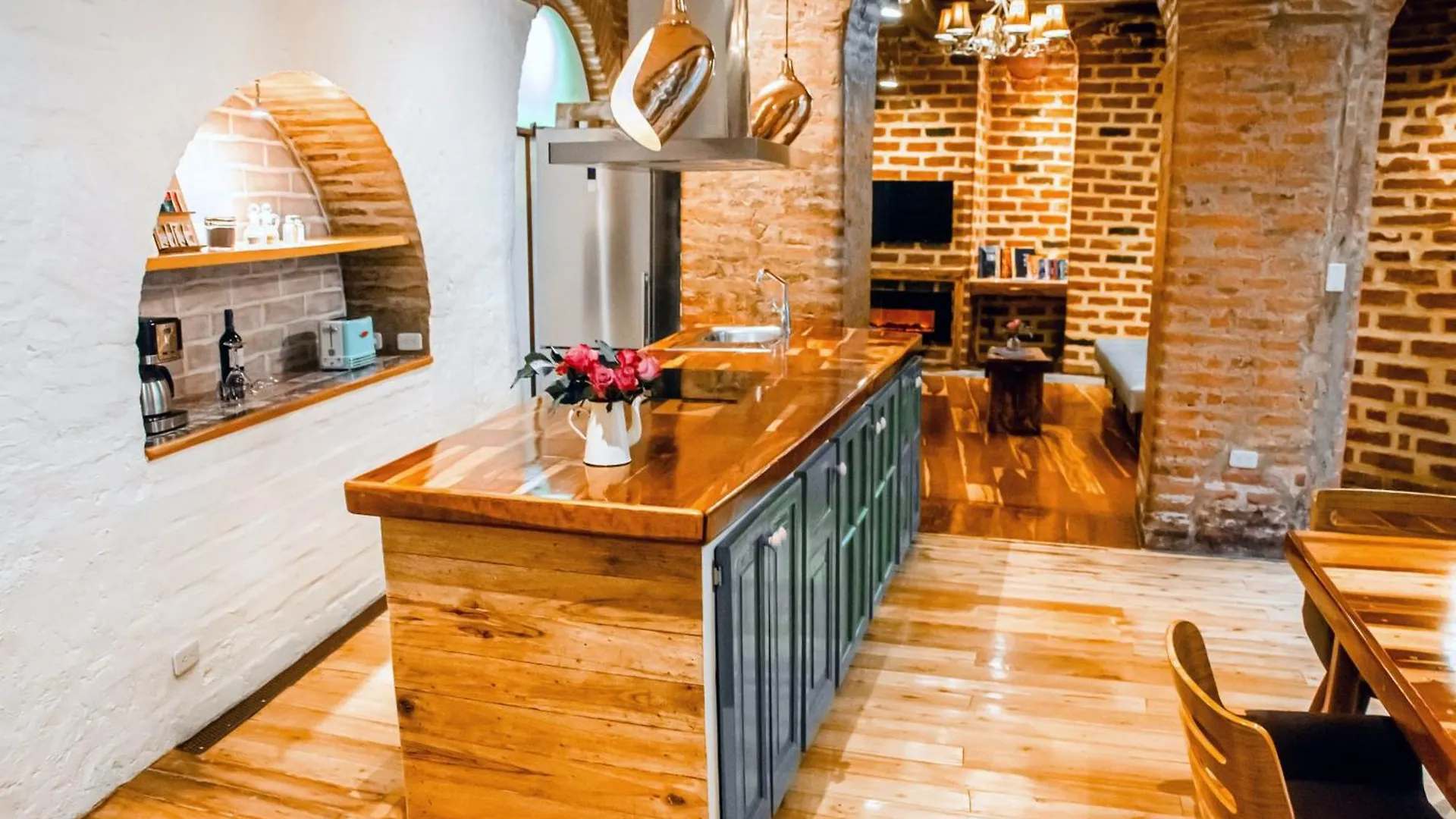 Aparthotel Old Town Quito Suites, Heritage Boutique Hotel, Where Every Detail Tells A Story