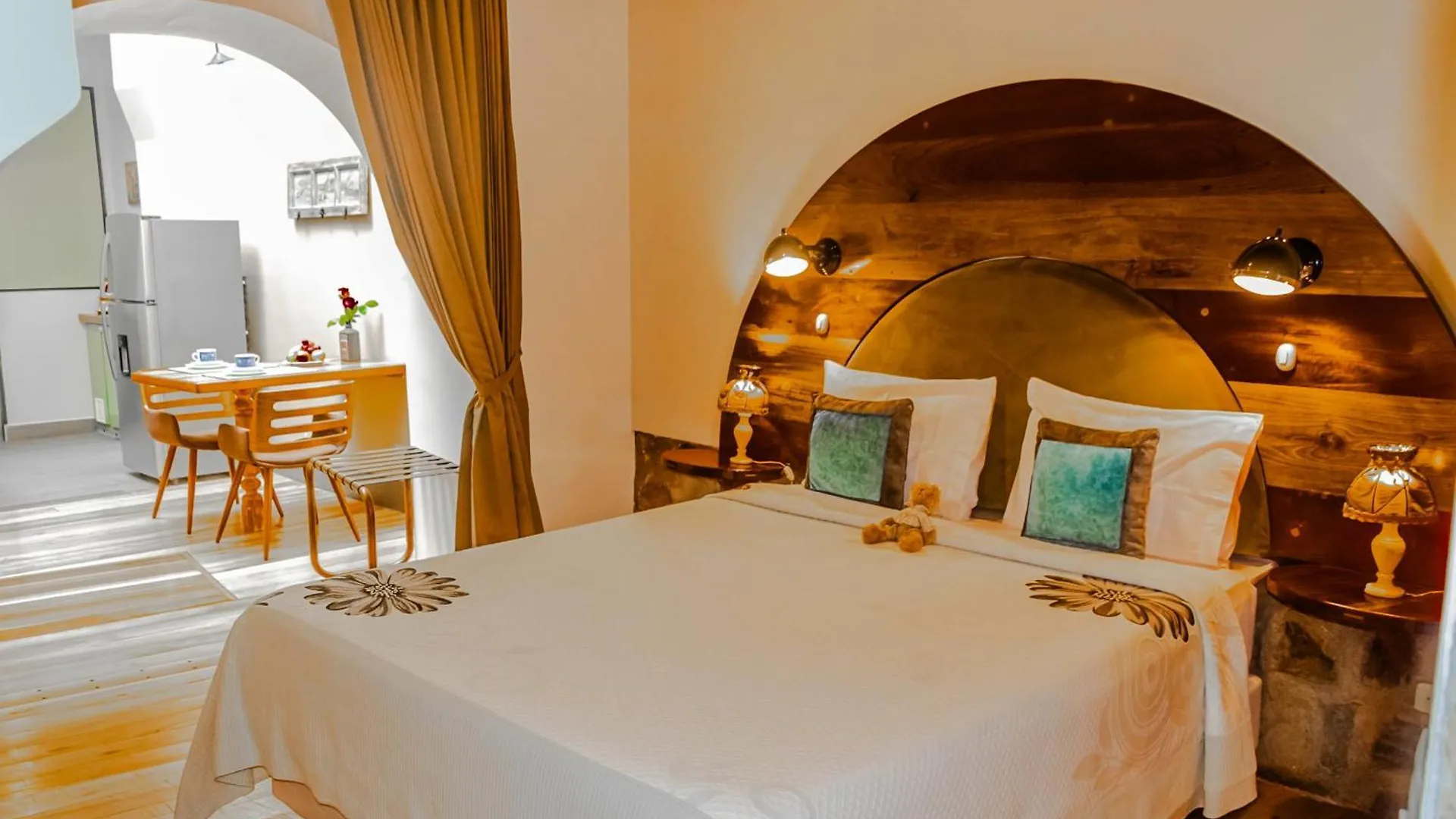 Old Town Quito Suites, Heritage Boutique Hotel, Where Every Detail Tells A Story 4*,